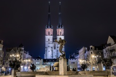 Hallmarkt_mit_Brunnen