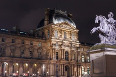 Paris-Louvre-with-statue