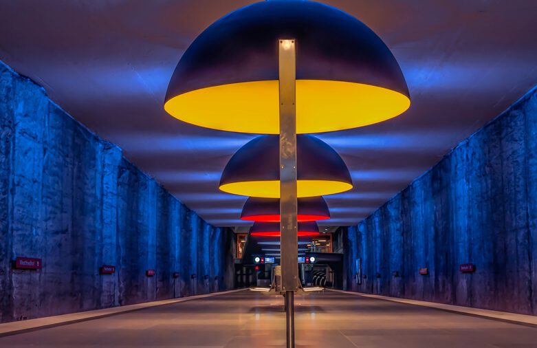 Bahnhöfe und Züge!